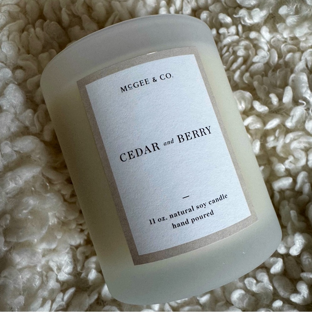 McGee & Co Cedar & Berry 11 ounce Scented Candle